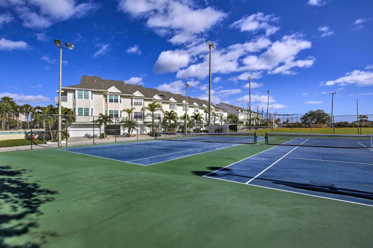St Pete Condo With Heated Pool - Less Than 1 Mi To Beach! St. Pete Beach Extérieur photo